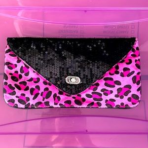 ***PINK CHEETAH CLUTCH***